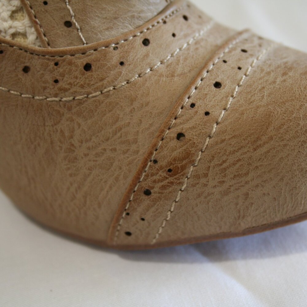 Not Rated Brown and White Lace-up Heels. Size 7.5 - Picture 5 of 11